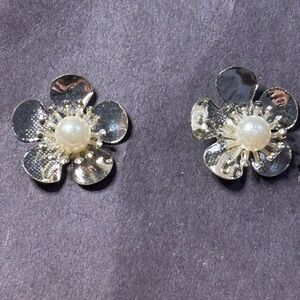 Elegant Silver Flower Earrings